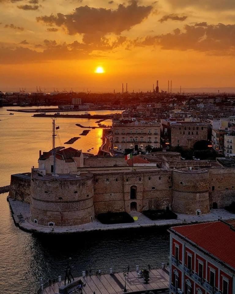 Suite Cavour Luxury Home Taranto Exterior foto